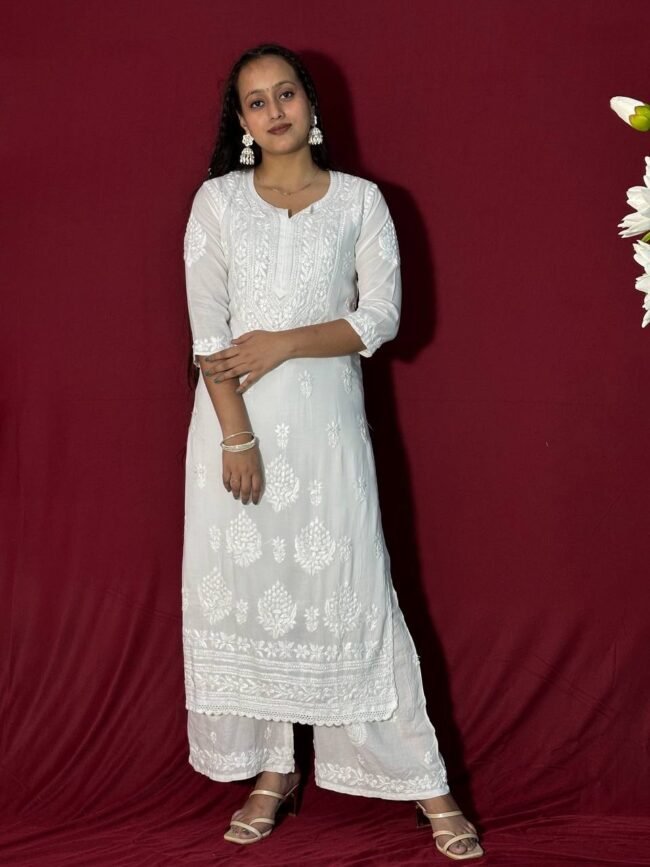 White Handmade Quraishiya co-ord set 6D work